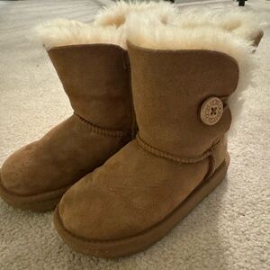 *SOLD* UGG Kids Boots in Brown and Cream